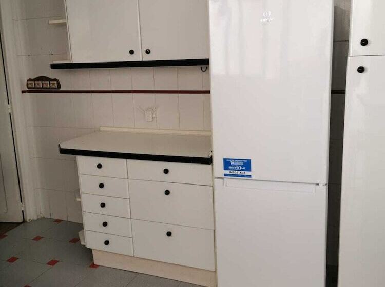 پانسیون Tropic Rooms