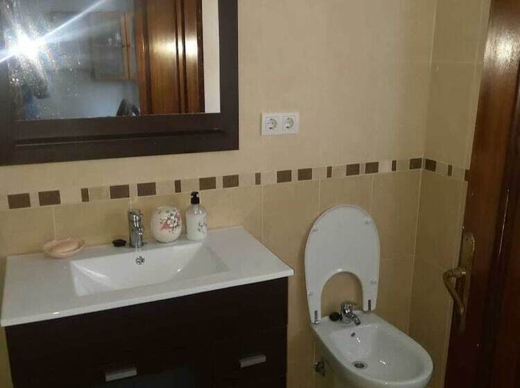 پانسیون Tropic Rooms