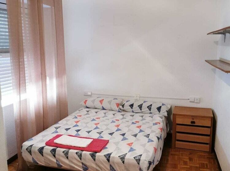 پانسیون Tropic Rooms