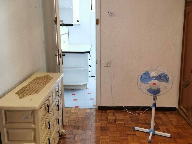 پانسیون Tropic Rooms