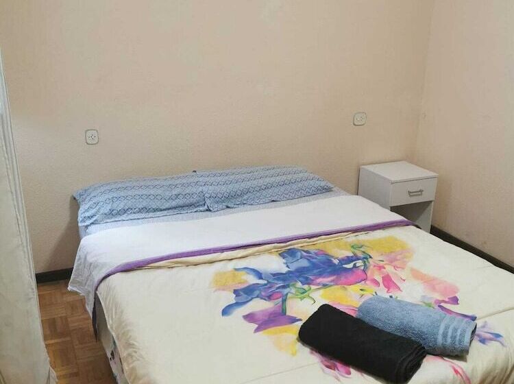 پانسیون Tropic Rooms