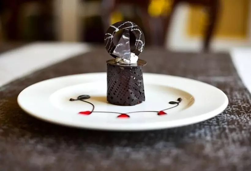 فندق Ambica Empire