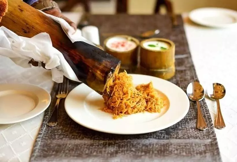 فندق Ambica Empire