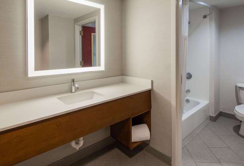 هتل Best Western Plus Boston