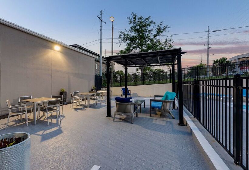 هتل Best Western Downtown Plus Music Row