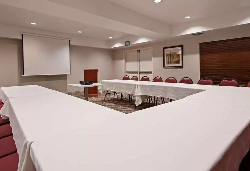 酒店 Best Western Plus Villa Del Lago Inn Patterson