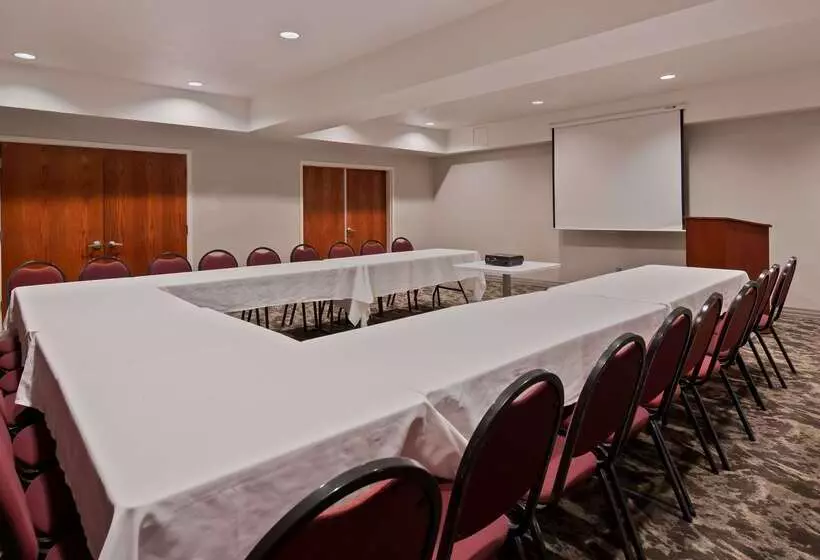 酒店 Best Western Plus Villa Del Lago Inn Patterson