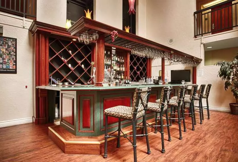 酒店 Best Western Plus Villa Del Lago Inn Patterson