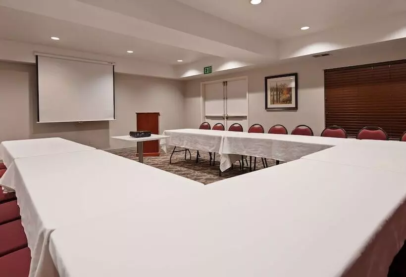 酒店 Best Western Plus Villa Del Lago Inn Patterson
