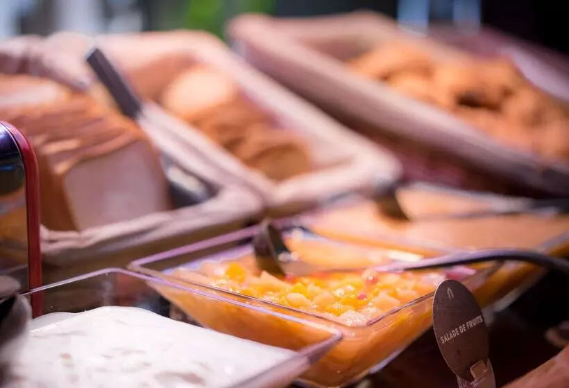 בית מלון כפרי Campanile Creteil Centre