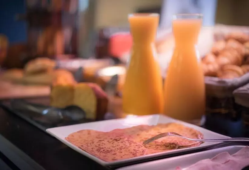 בית מלון כפרי Campanile Creteil Centre