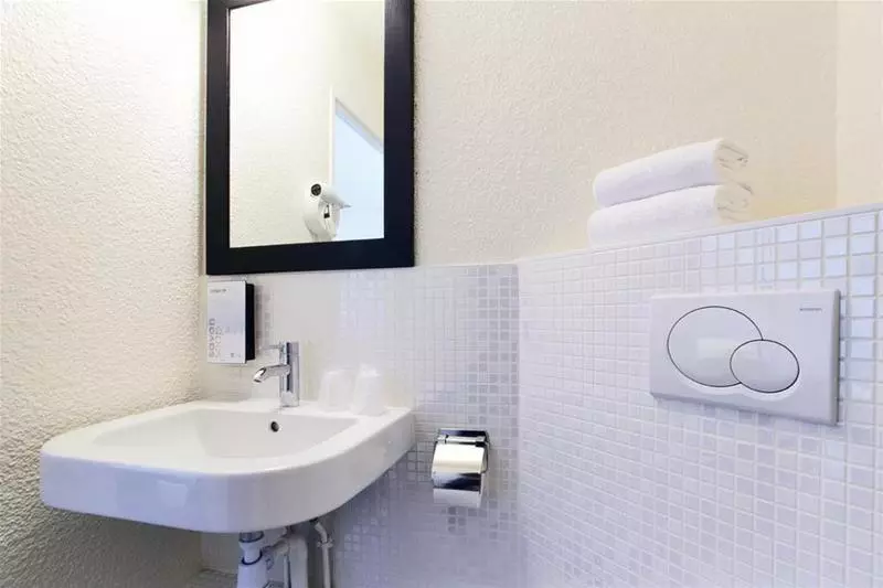 בית מלון כפרי Campanile Creteil Centre