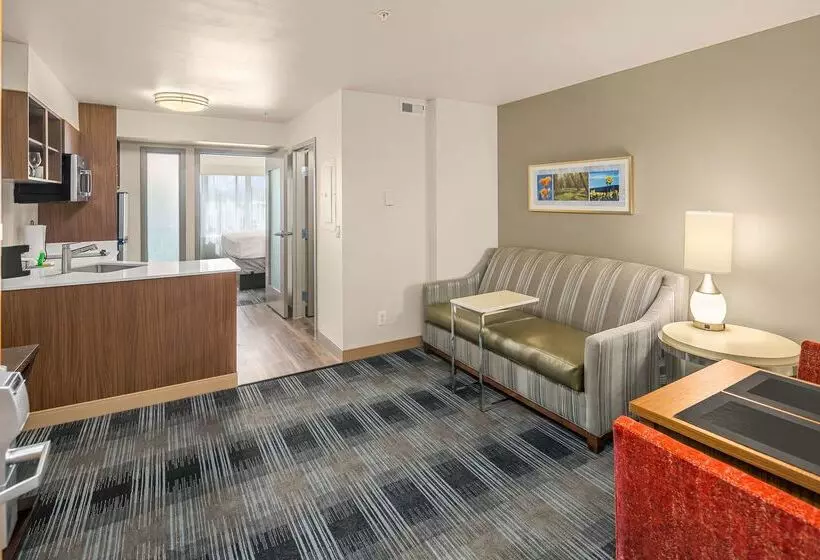 酒店 Executive Residency By Best Western Navigator Inn & Suites