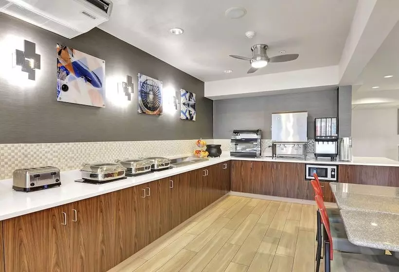 酒店 Executive Residency By Best Western Navigator Inn & Suites