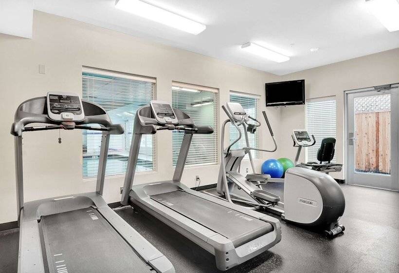 酒店 Executive Residency By Best Western Navigator Inn & Suites