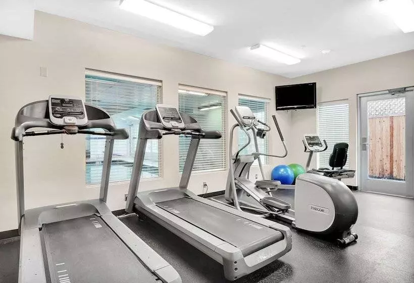 酒店 Executive Residency By Best Western Navigator Inn & Suites