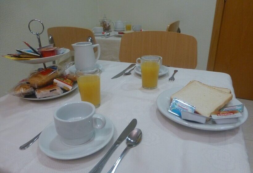 호텔 Hostal El Val