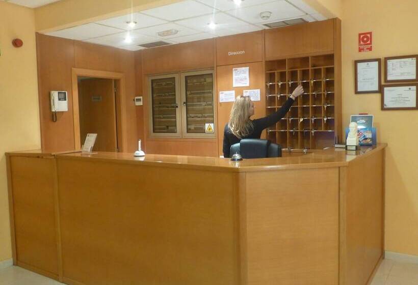 호텔 Hostal El Val