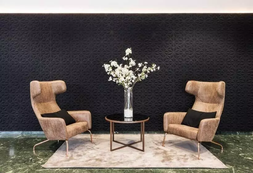 هتل Ilunion Pio XII