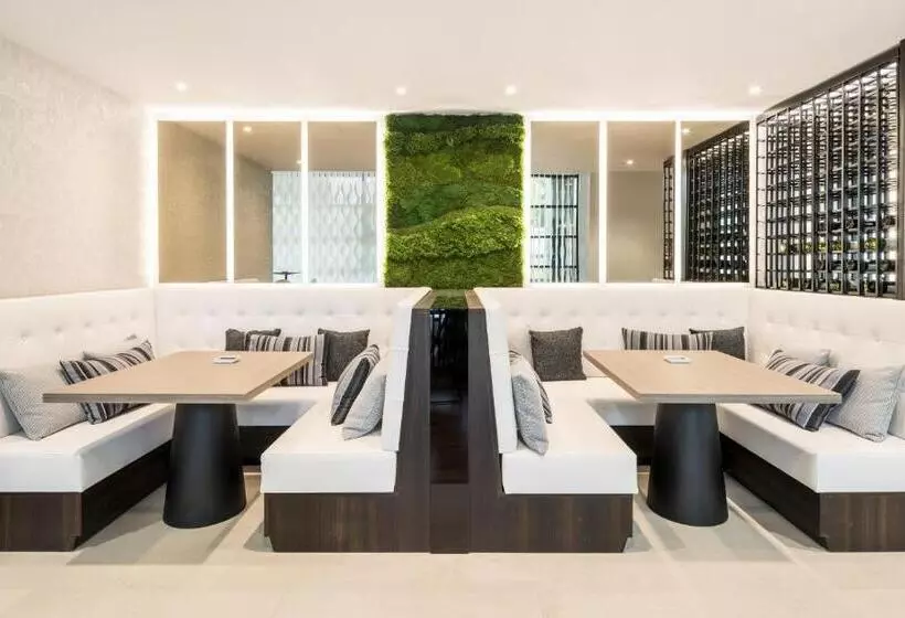 هتل Ilunion Pio XII