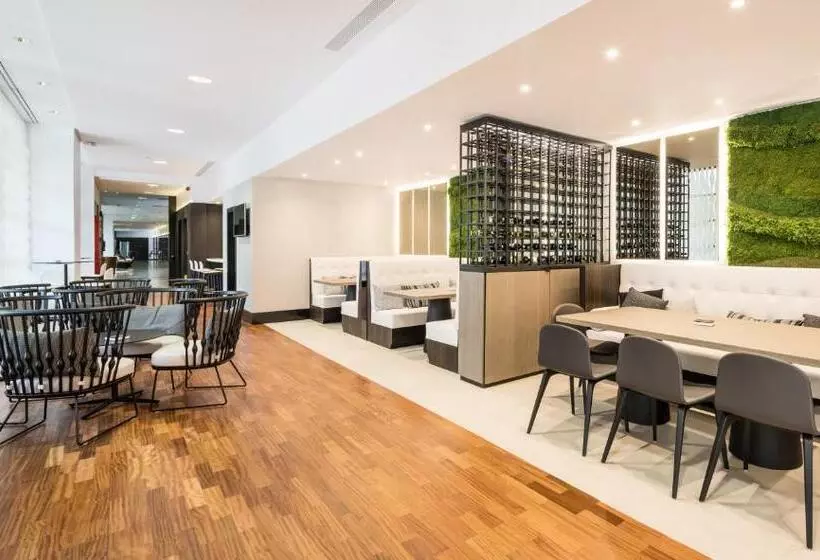 هتل Ilunion Pio XII