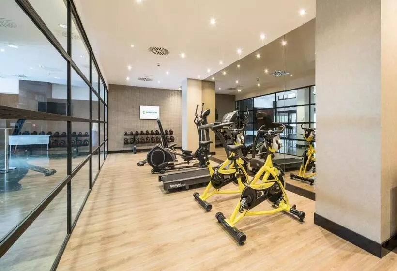 هتل Ilunion Pio XII