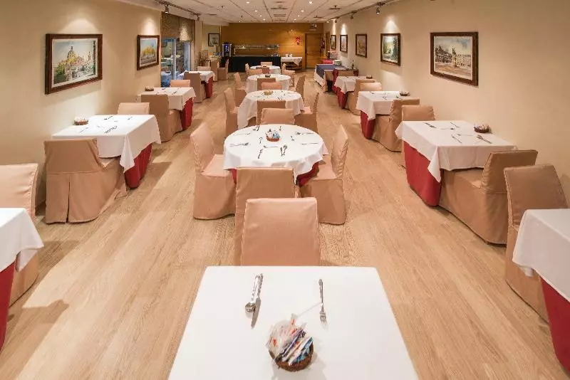 هتل Infanta Mercedes