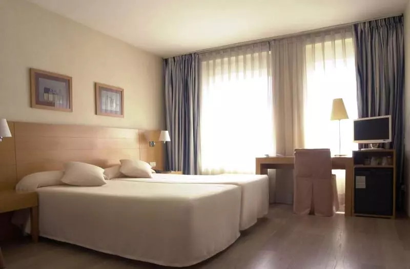 هتل Infanta Mercedes