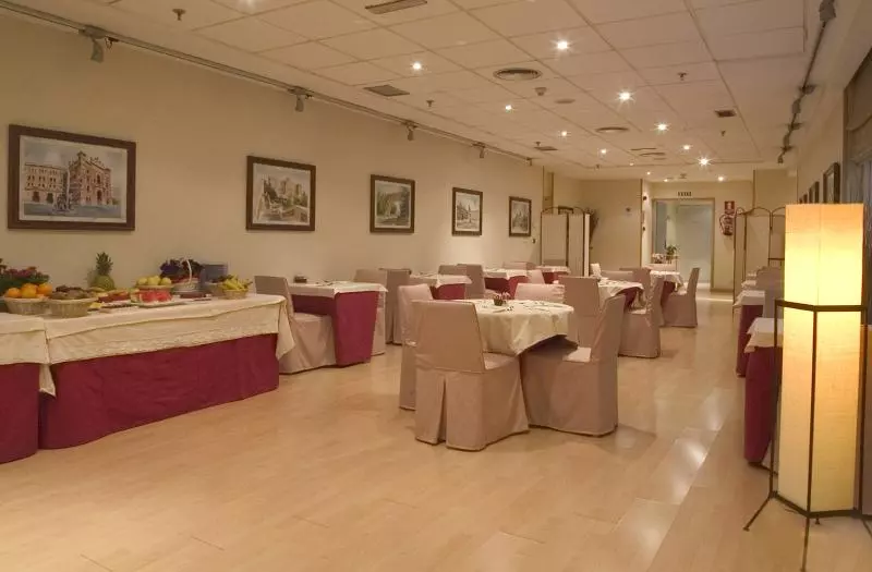 هتل Infanta Mercedes