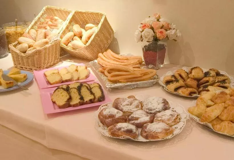 هتل Infanta Mercedes