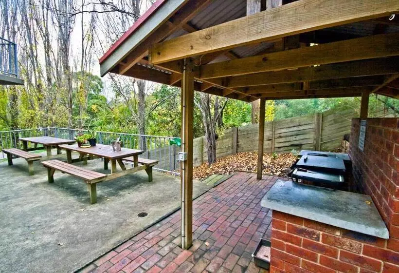 فندق Lorne Coachman Inn