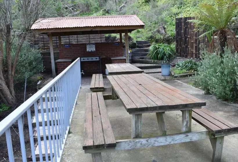 فندق Lorne Coachman Inn