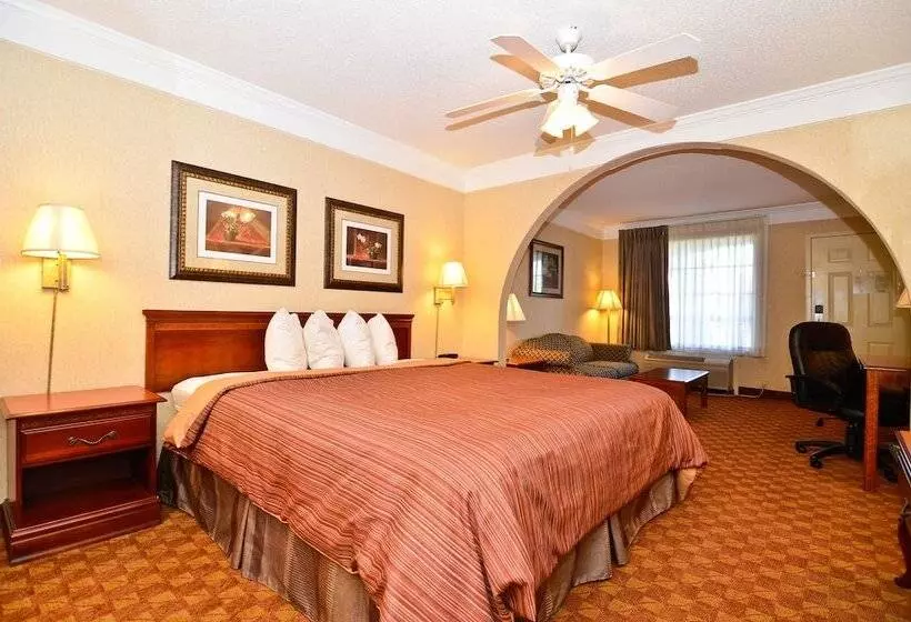 فندق Peach State Inn & Suites