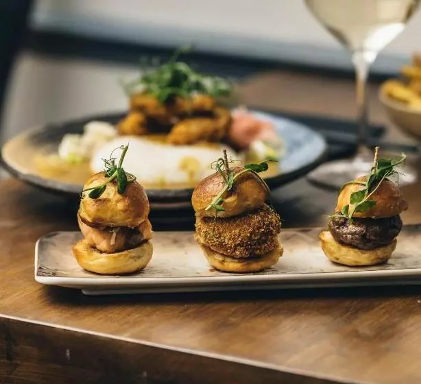 Hotelli The Inn On The Green