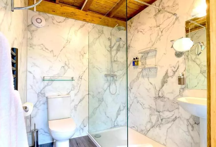 Hotelli The Inn On The Green