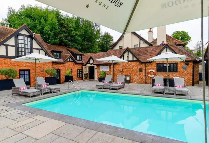 Hotelli The Inn On The Green