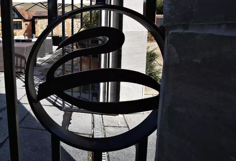 Hotelli The Inn On The Green