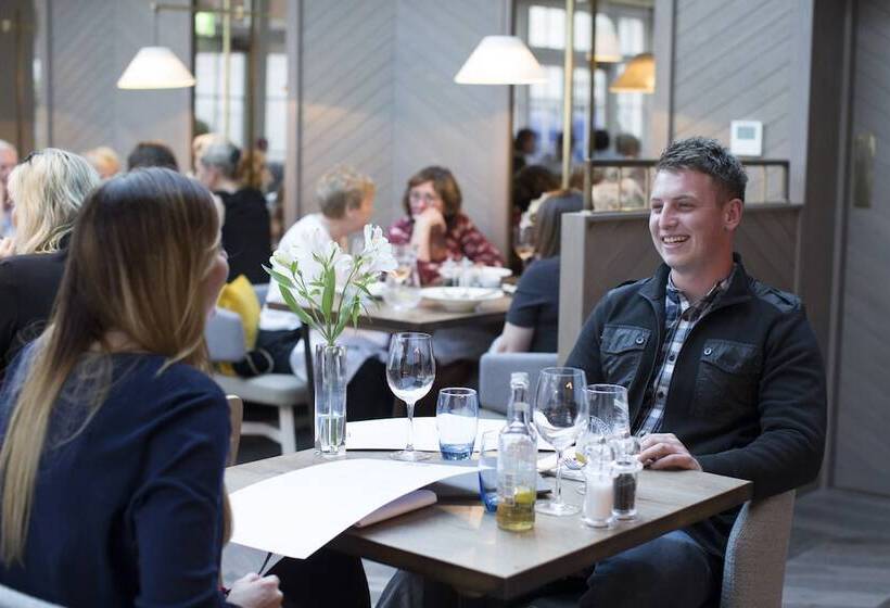 בית מלון כפרי The Royal Wells