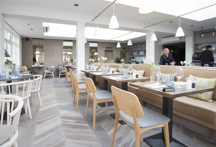 בית מלון כפרי The Royal Wells