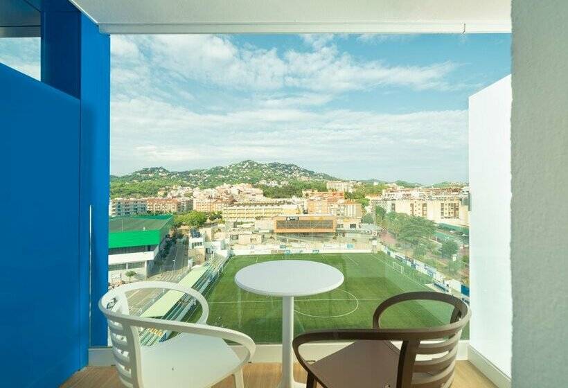 L'Azure Hotel 4* Sup