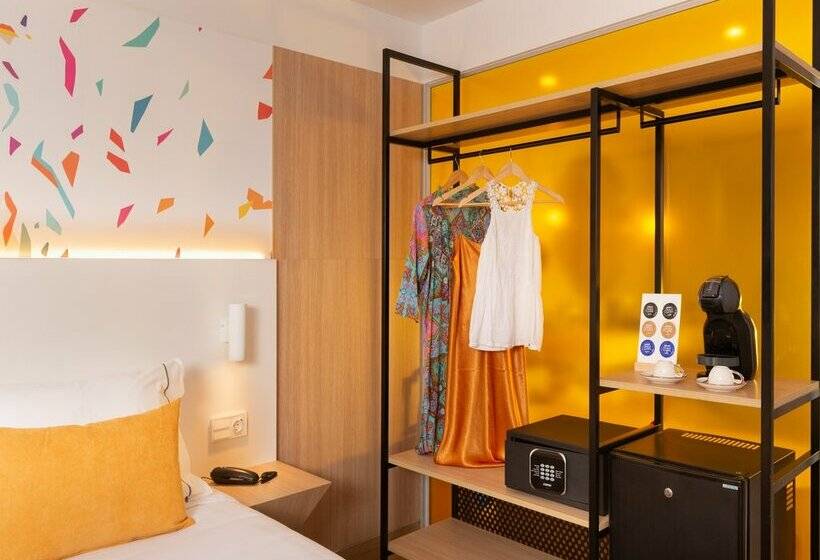 L'Azure Hotel 4* Sup