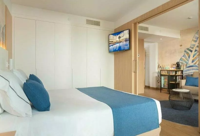 L'Azure Hotel 4* Sup