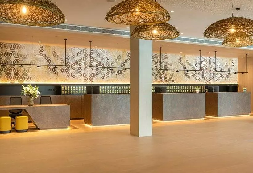 L'Azure Hotel 4* Sup