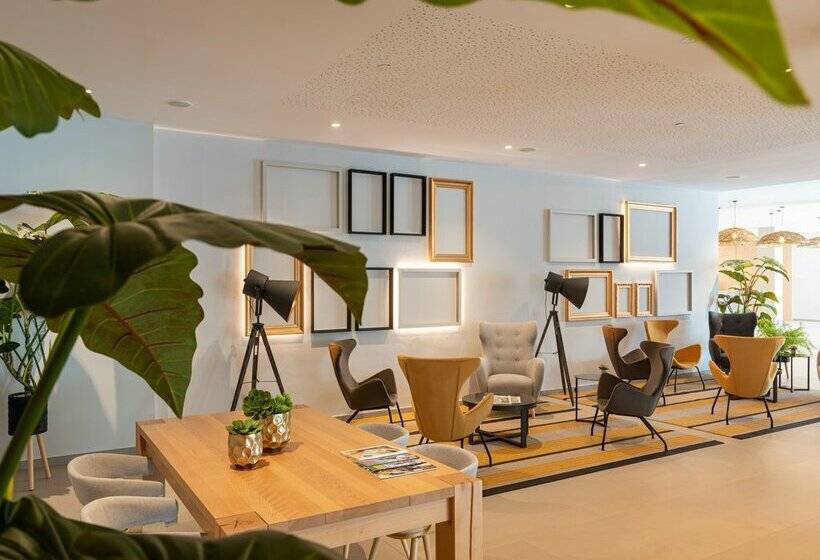 L'Azure Hotel 4* Sup