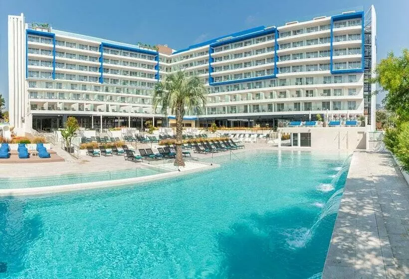 L'Azure Hotel 4* Sup