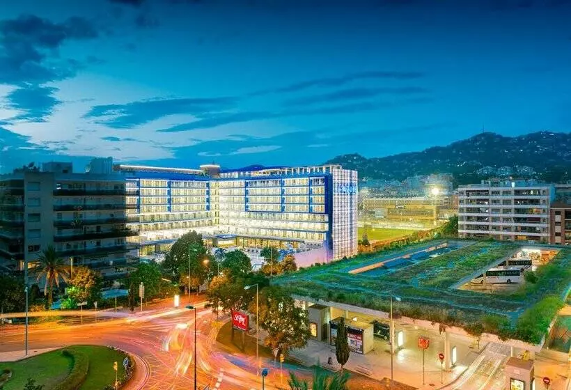 L'Azure Hotel 4* Sup