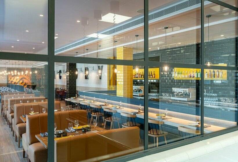 L'Azure Hotel 4* Sup