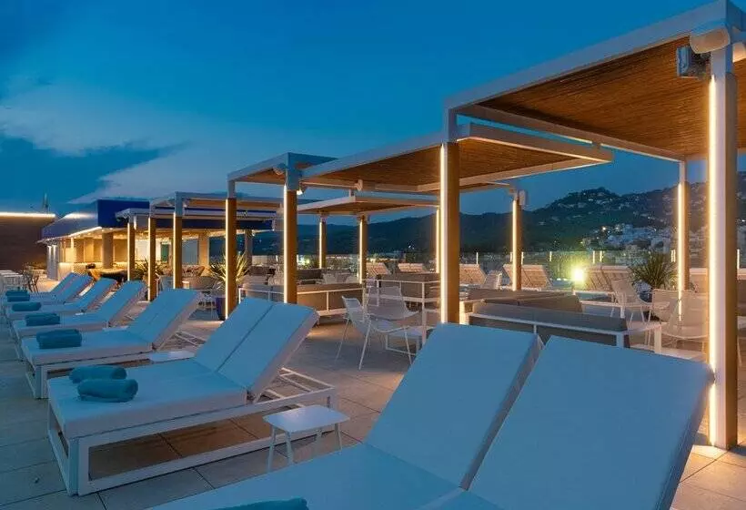 L'Azure Hotel 4* Sup