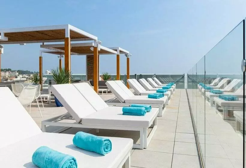 L'Azure Hotel 4* Sup