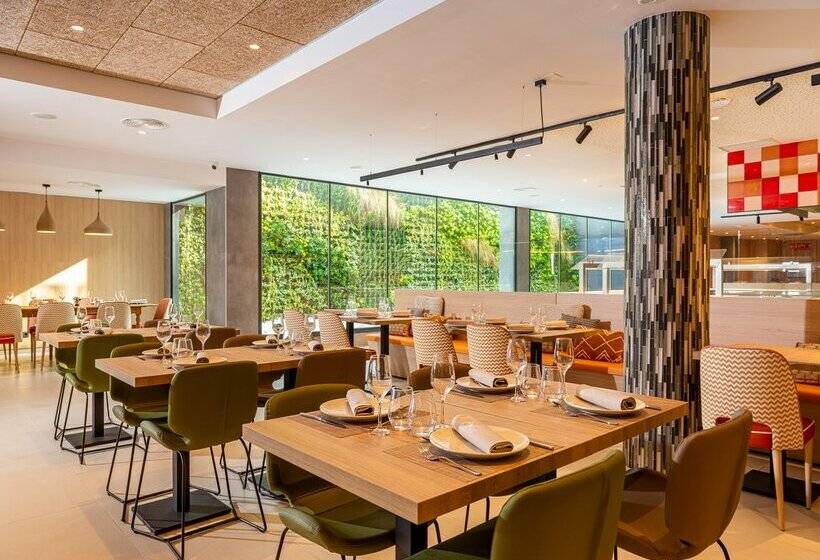 L'Azure Hotel 4* Sup